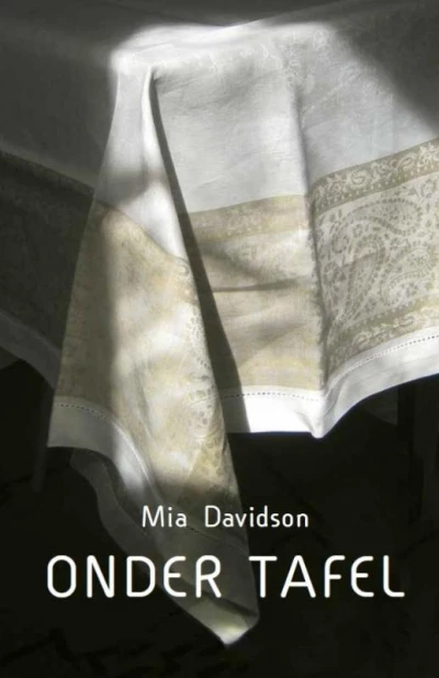 Onder tafel - Mia Davidson 
